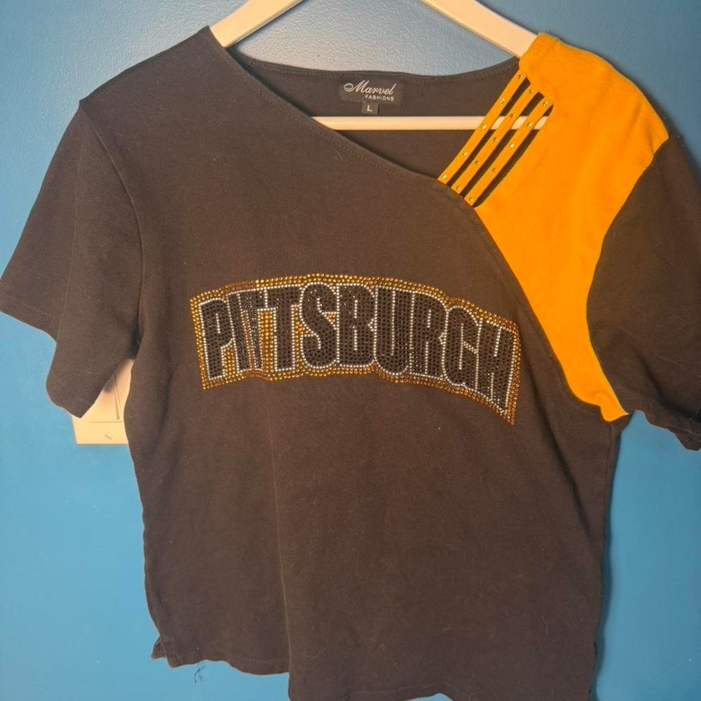 Pittsburgh Rhinestone Shirt Womens Large Black Gold Y2K Asymmetrical Football T
